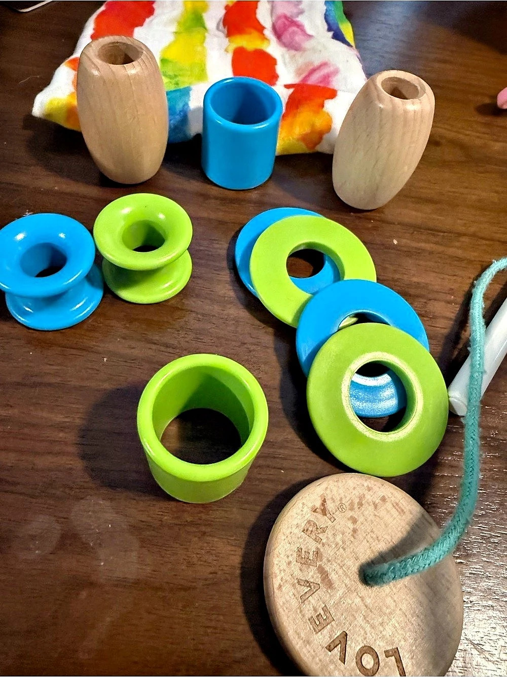 Lovevery Threadable Bead Kit Wooden Learning Toy Green & Blue